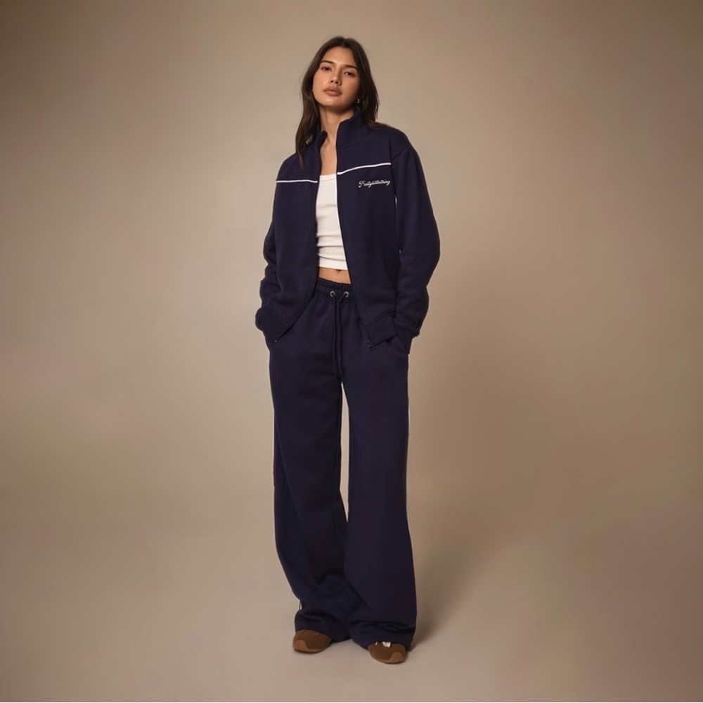 PrettyLittleThing Cozy Two-Piece Sweatsuit Women’s Loungewear Jogger Set Size M